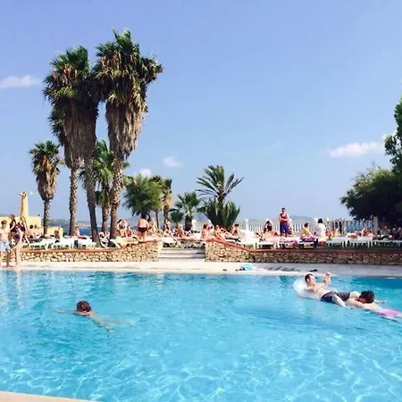 Hotel Ibiza Camp
